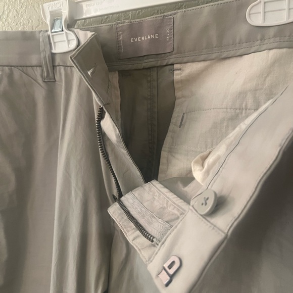 Everlane 31x30 Air Chinos in Stone - Picture 4 of 10